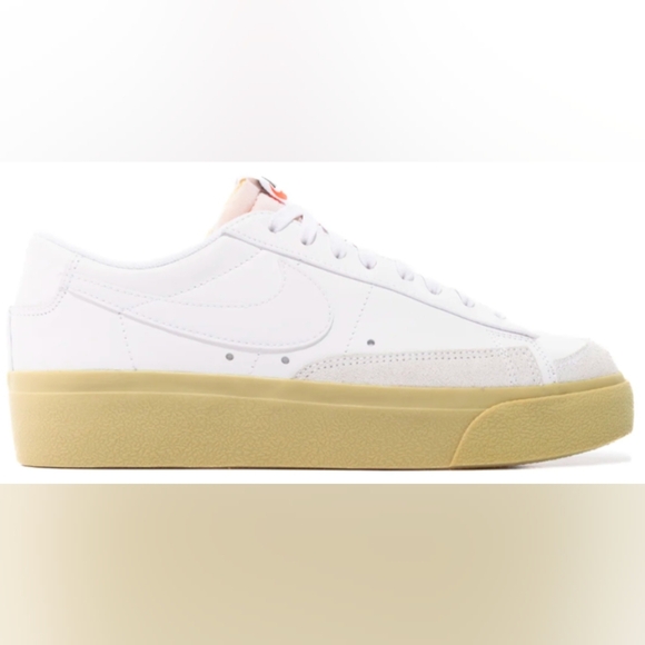 Nike Wmns Blazer Low Platform  Sneakers Size 10.5 NWOT MSRP $120 - Picture 1 of 8